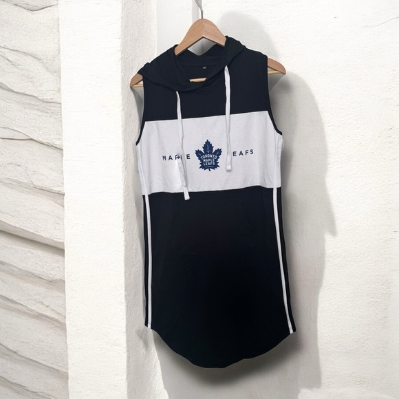 NWT NHL TORONTO MAPLE LEAF KNEE LENGTH SLEEVELESS COVER UP M - Picture 1 of 7